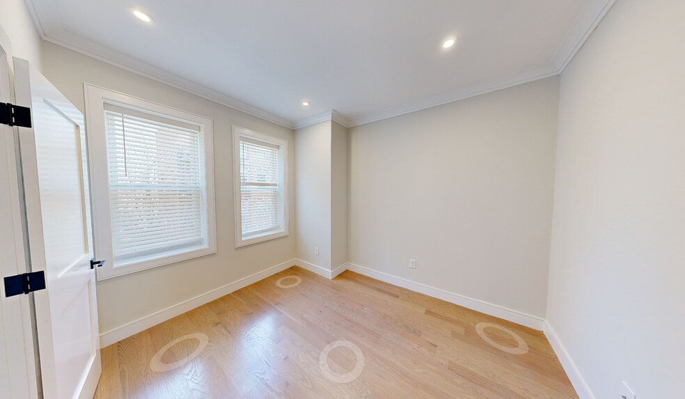 Building Photo - 165 Allston St