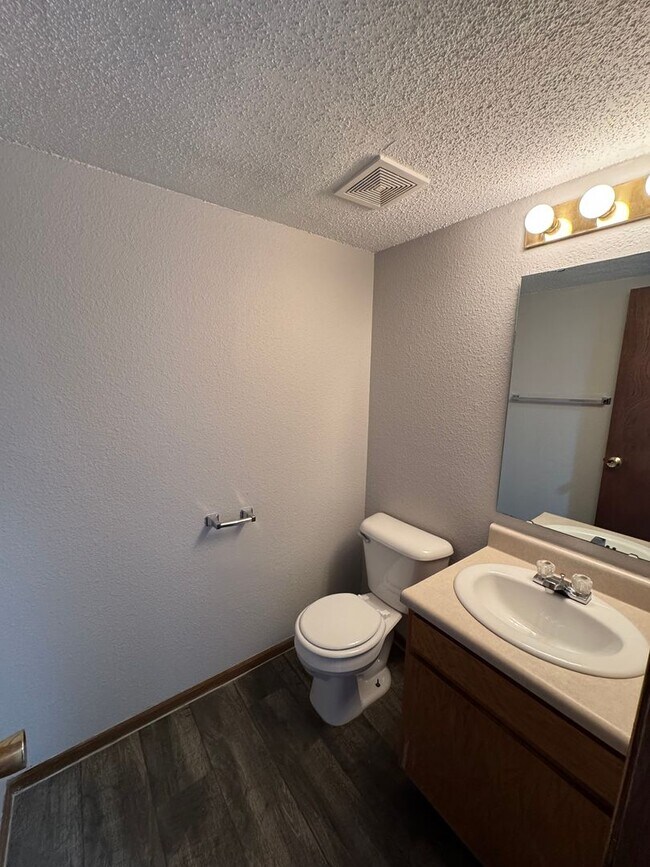 Building Photo - Franklin Twp - 3 BR story home