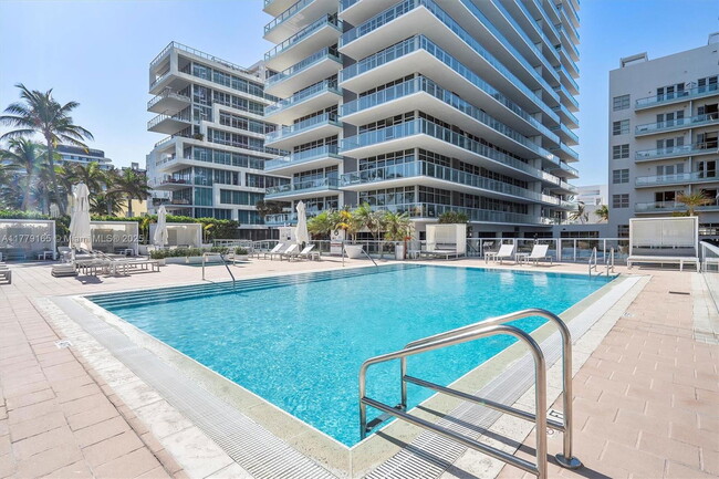 Building Photo - 3737 Collins Ave