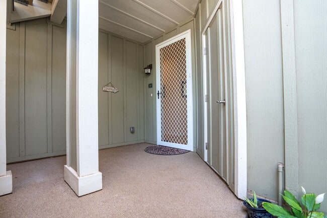 Building Photo - Beautiful Fully Furnished, 2 Bed, 2.5 Bath Kai Ani Village Townhome with Saltwater Pool