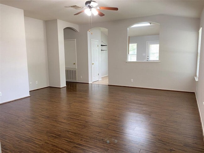 Building Photo - 723 Blair Ave