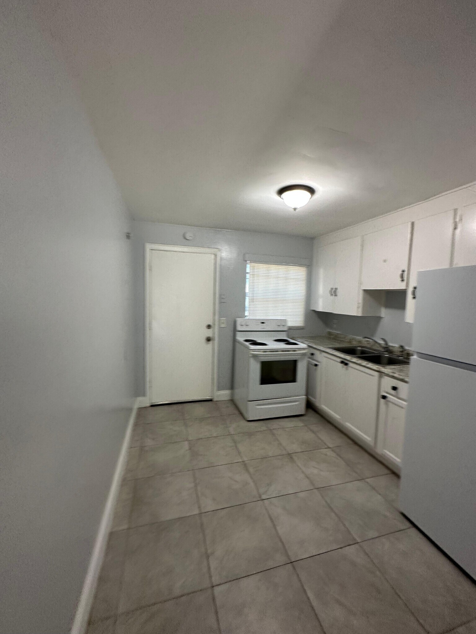 Building Photo - 3805 Fairfax St