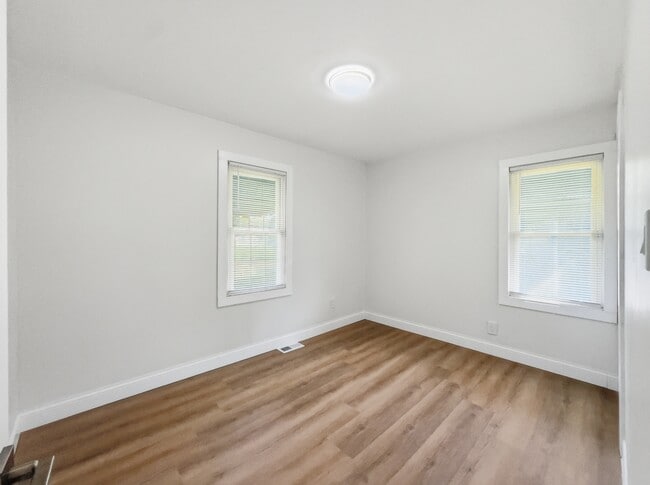 Building Photo - 18410 Tranquil St
