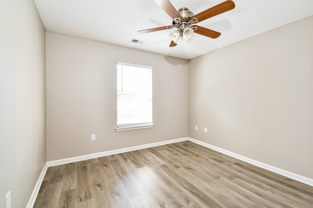 Building Photo - 764 Northwood West Cove