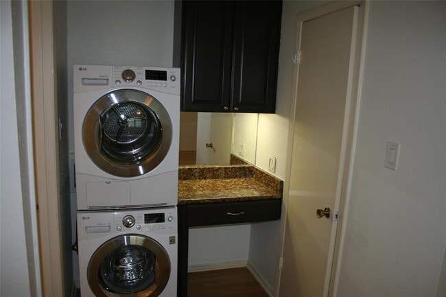 Building Photo - 8210 Bent Tree Rd