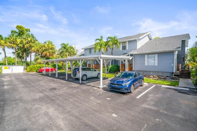 Building Photo - Beautifully updated 2-bedroom, 1.5-bathroo...