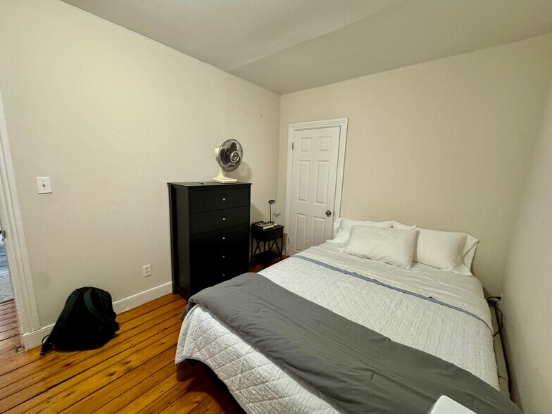 Building Photo - 417 Atwells Ave