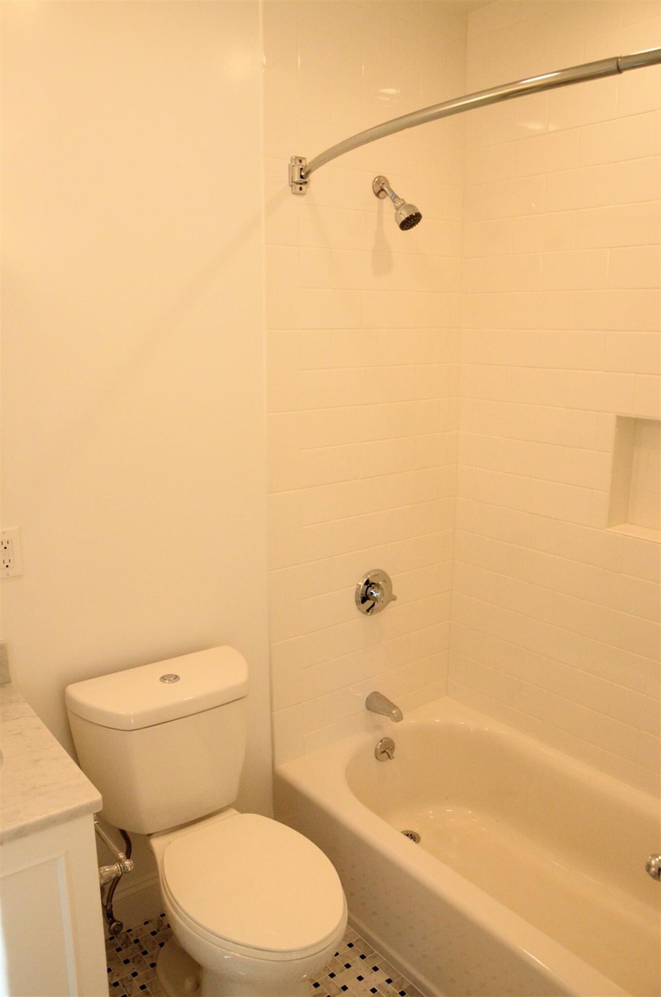 Building Photo - 15 Langdon St