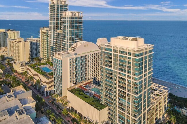 Building Photo - 6801 Collins Ave