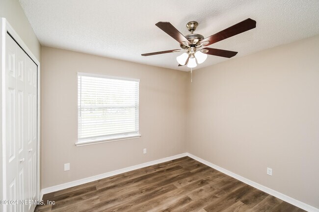 Building Photo - 8054 Loch Lomond Ln