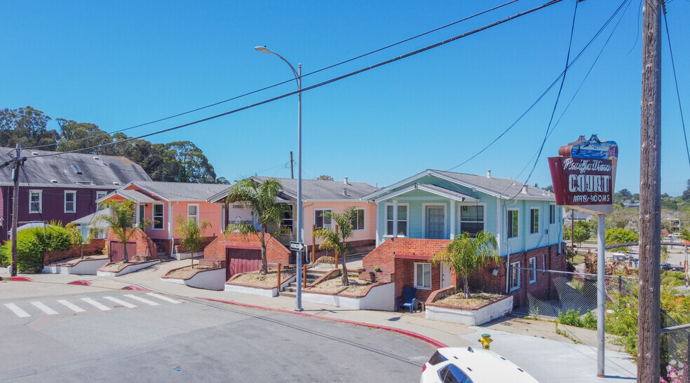 Building Photo - Pacific View Courts