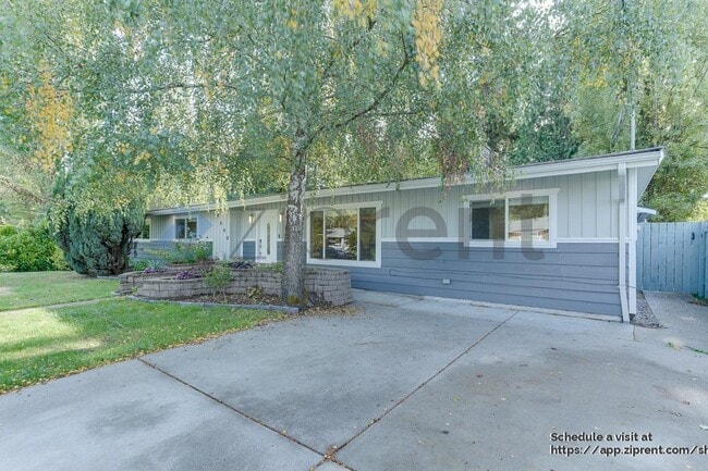 Building Photo - 4640 191st St SW