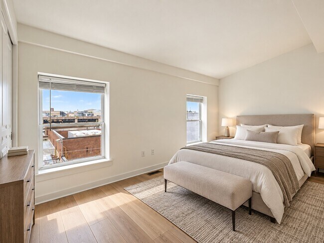 Building Photo - 921 Lombard St