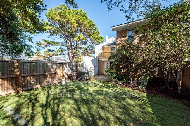 Building Photo - 40 Meander Row