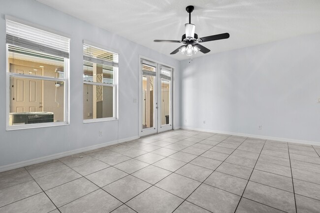 Building Photo - 11408 Center Lake Dr