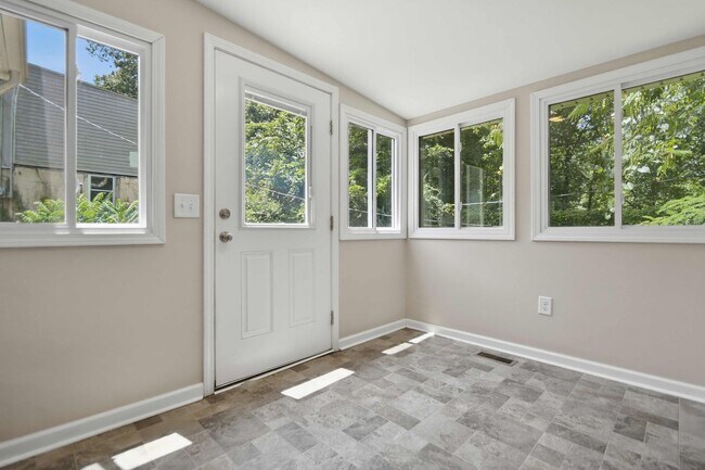 Building Photo - 970 Swift Dr
