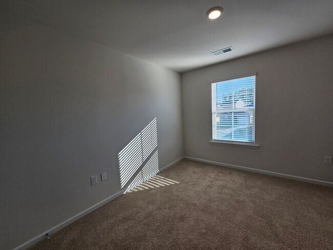 Building Photo - 122 Shumard Ct