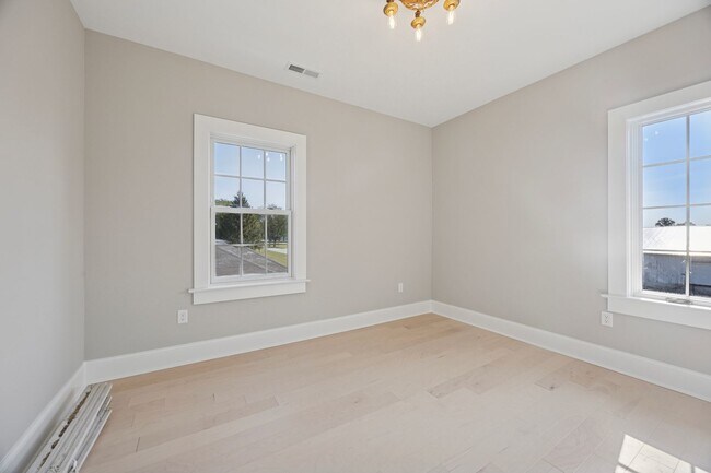 Building Photo - Delaware City Alert!! 3 bed 2 baths available NOW!