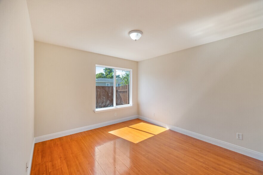 Building Photo - 3910 San Carlos Way