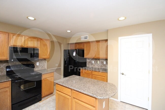 Building Photo - 5326 W Taro Ln
