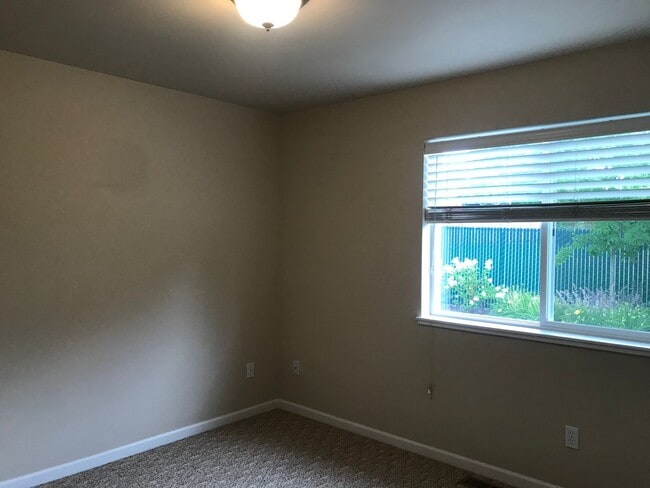 Building Photo - Lawn Care Provided - Spacious 3-Bedroom, 2-Bath Single-Level Home