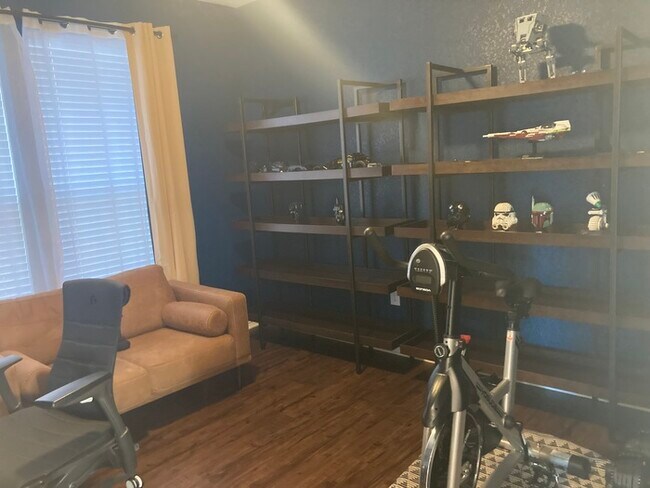 Building Photo - !! 50% OFF on 1st Month's Rent when you mo...
