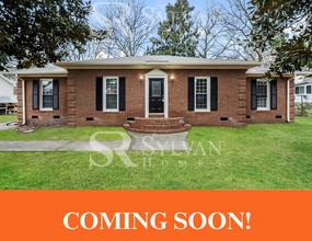Building Photo - Charming 3BR 2BA Brick Ranch