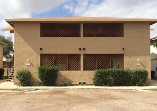 Building Photo - 1908 N Spring