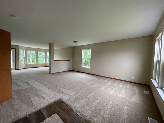 Building Photo - Single Family Home for Rent in Marengo! Available Mid August 2026!