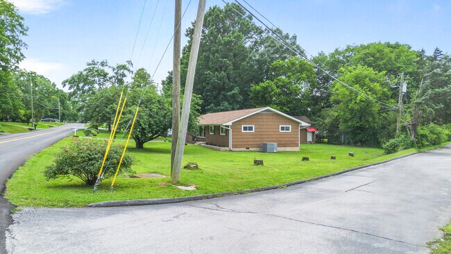 Building Photo - 1331 Phils Dr