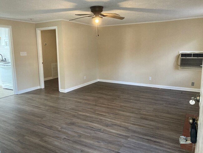 Building Photo - 3226 Holt Rd