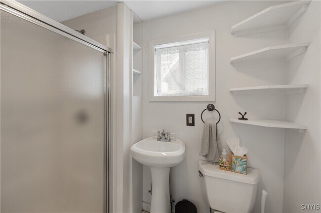 Building Photo - 144 Durston Ave