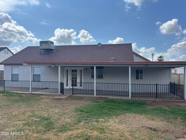 Building Photo - 5552 W Shangri La Rd