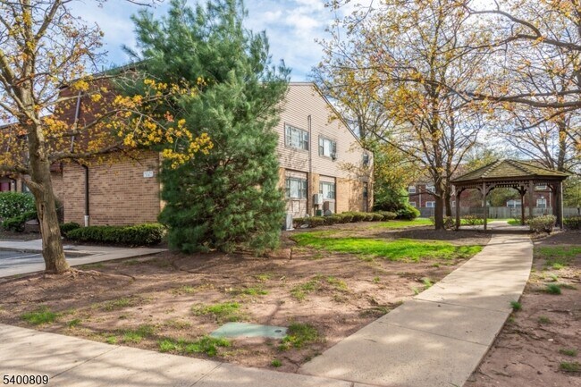 Building Photo - 1133 Livingston Ave