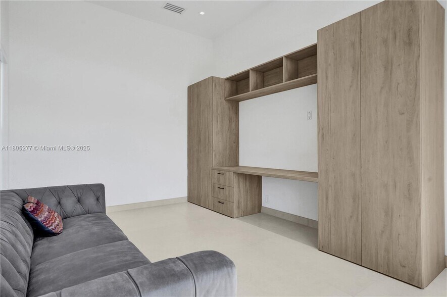 Building Photo - 3234 SW 53rd Ct