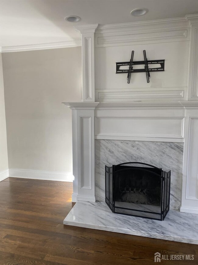 Building Photo - 645 Kimball Ave