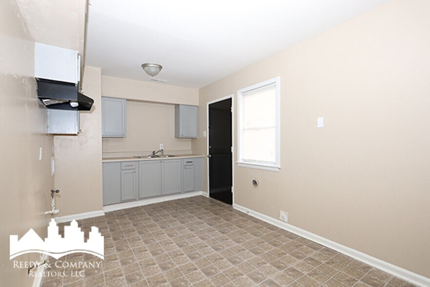 Building Photo - 1380 Rolling Hills Dr