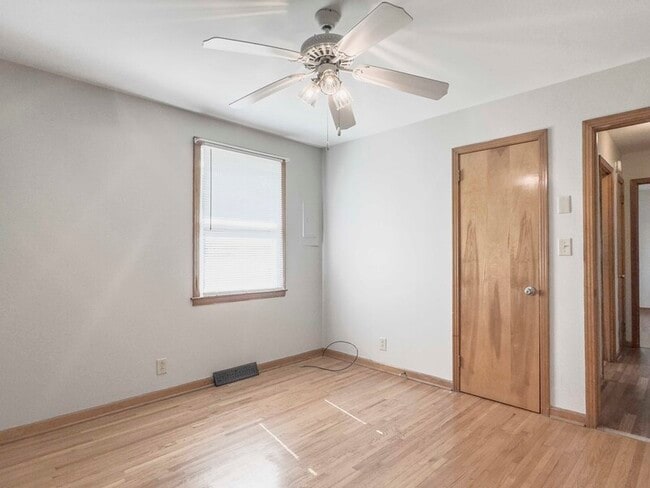 Building Photo - 1641 Vista Ln