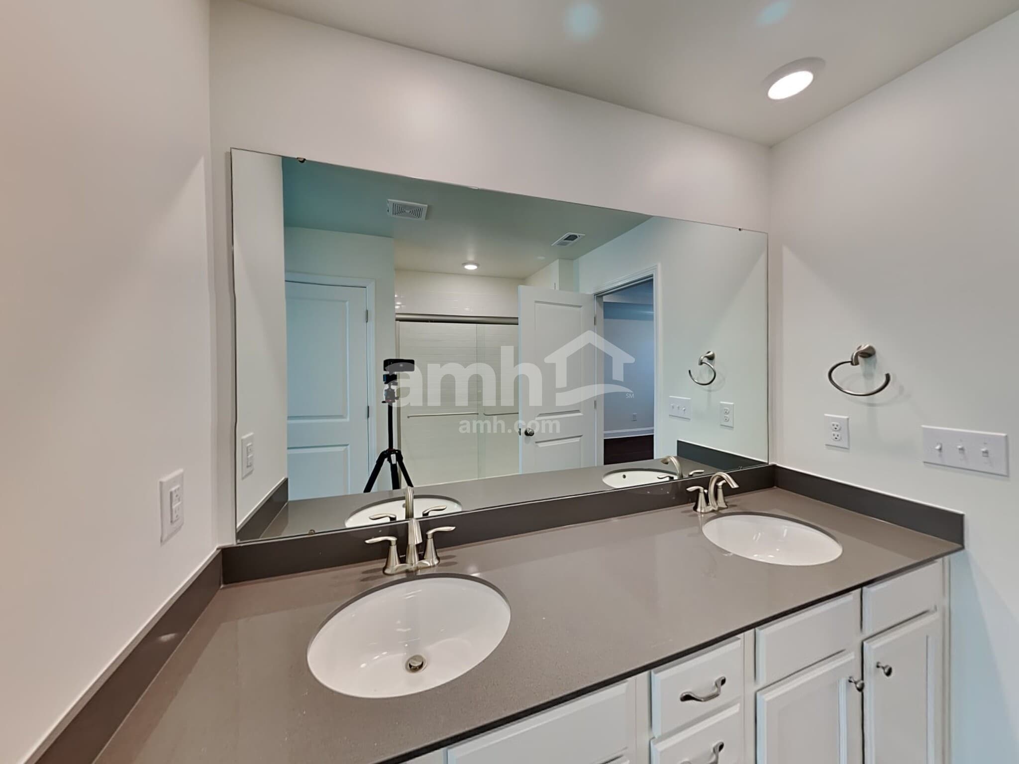 Building Photo - 617 Rivermist Dr