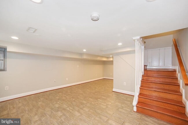 Building Photo - 1354 Adams St NE