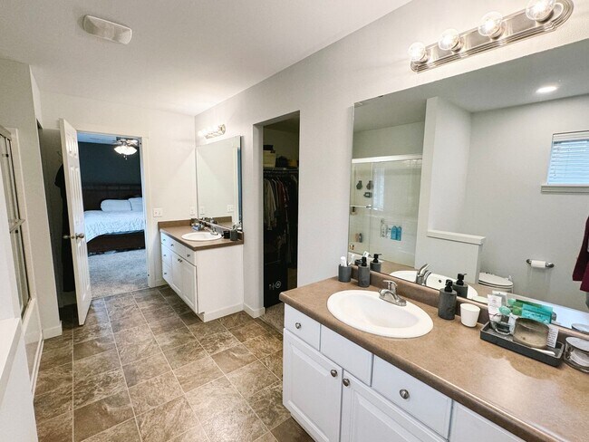 Building Photo - The Ridge at McCormick Woods home!