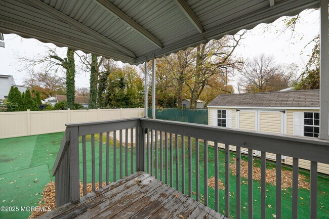 Building Photo - 136 7th St