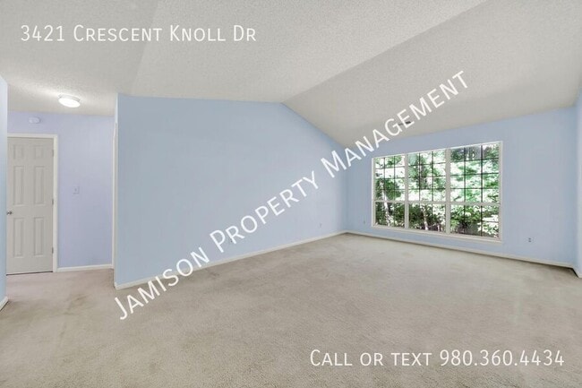 Building Photo - 3421 Crescent Knoll Dr