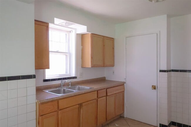 Building Photo - 1067 Melvin Dr