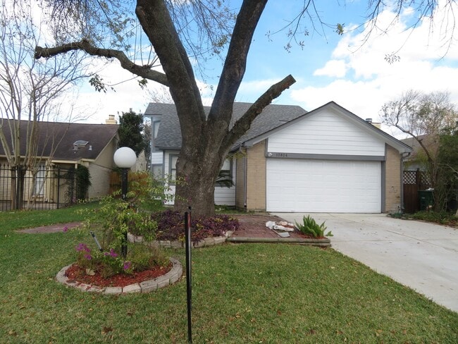 Primary Photo - 12824 Westpark Dr