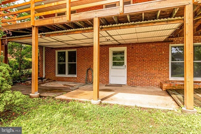 Building Photo - 6525 Byrnes Dr