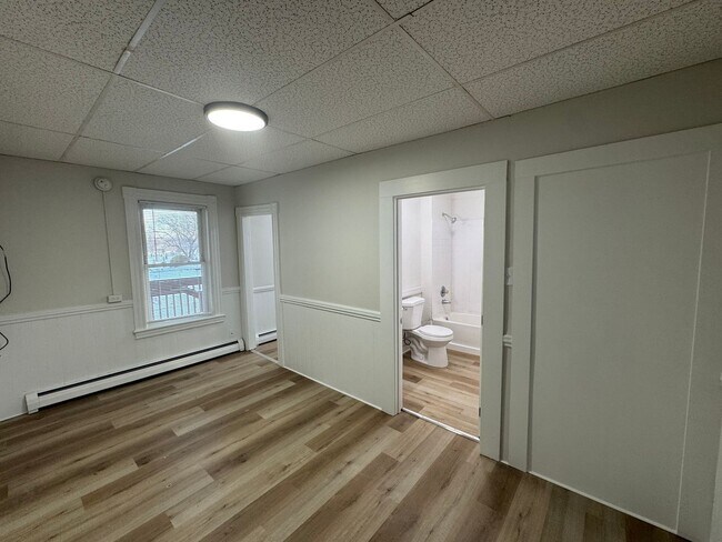 Building Photo - 16 Avon St