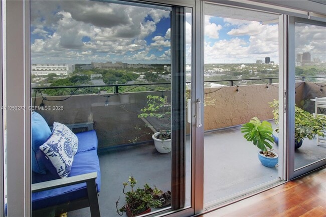 Building Photo - 1625 SE 10th Ave