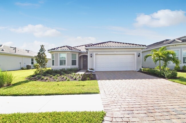 Primary Photo - Beachwalk Annual Pool Home for Rent