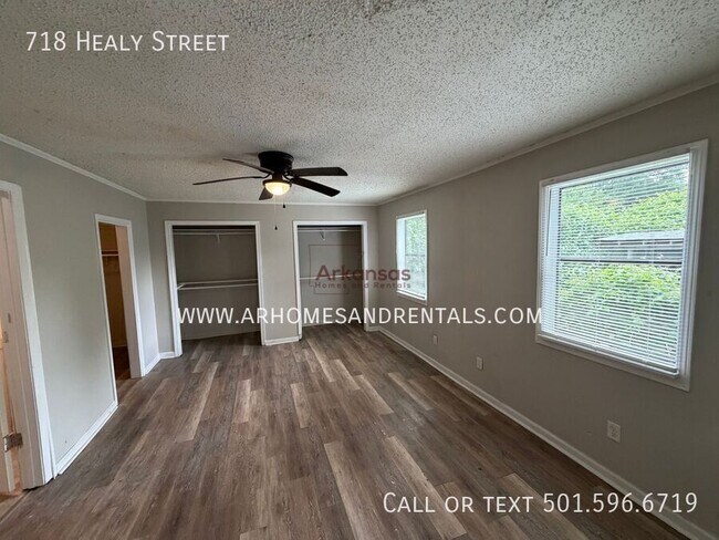 Building Photo - 718 Healy St